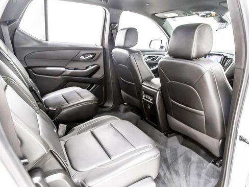 Used 2023 Chevrolet Traverse LT w/ LPO, Floor Liner Package AWD/4WD image 33
