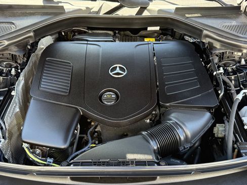 Used 2025 Mercedes-Benz GLC 300 image 42