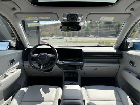 Used 2025 Hyundai Kona Limited image 25