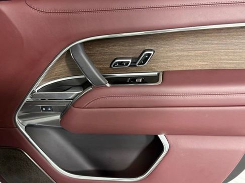 Used 2025 Land Rover Range Rover Long Wheelbase Autobiography image 27