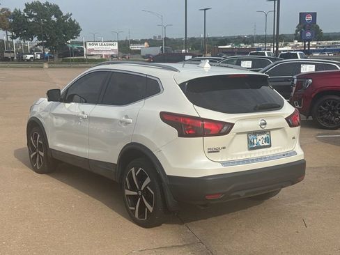 Used 2017 Nissan Rogue Sport SL FWD image 5