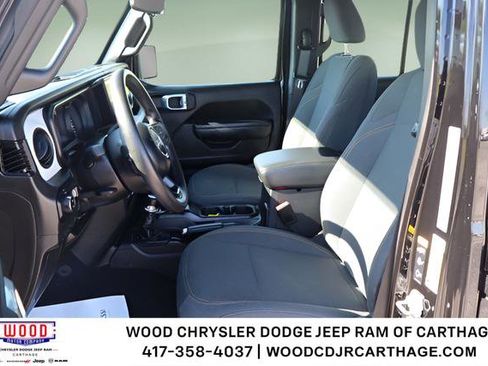 Used 2024 Jeep Gladiator Sport AWD/4WD image 14
