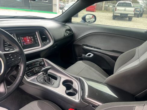 Used 2016 Dodge Challenger R/T w/ Driver Convenience Group image 15