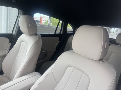 Certified 2025 Mercedes-Benz GLA 250 image 20