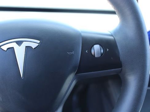 Used 2023 Tesla Model Y Long Range AWD/4WD image 16