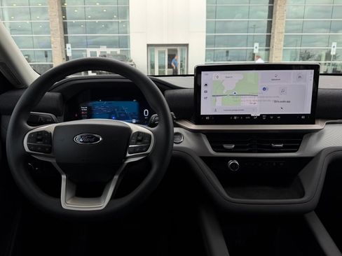 New 2026 Ford Explorer Active RWD image 7