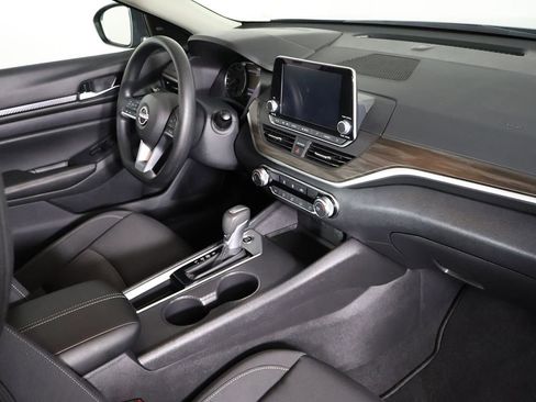 Used 2025 Nissan Altima 2.5 SV FWD image 23