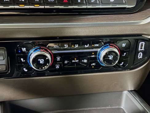 Used 2026 GMC Sierra 1500 SLT image 10