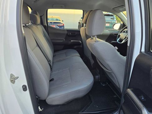 Used 2019 Toyota Tacoma SR5 image 12