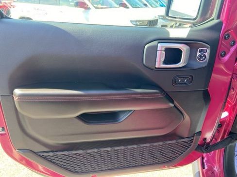 Used 2024 Jeep Wrangler Unlimited Rubicon image 27