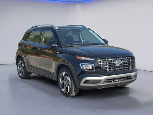 Used 2026 Hyundai Venue SEL FWD image 4