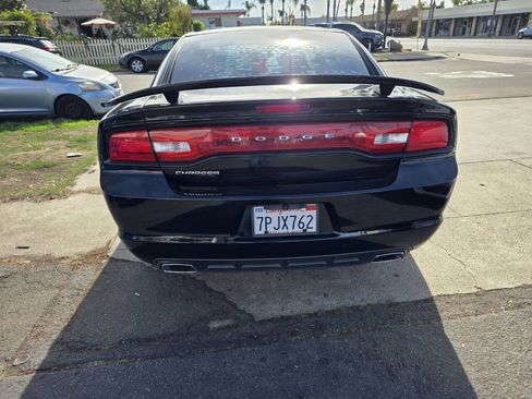 Used 2013 Dodge Charger SE image 6