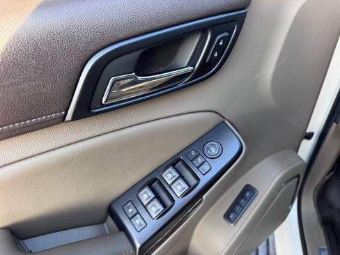 Used 2015 GMC Yukon XL SLT w/ Open Road Package AWD/4WD image 23