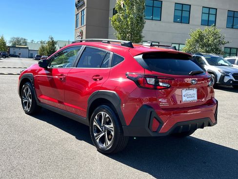 Used 2024 Subaru Crosstrek 2.0i Premium image 2