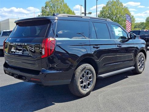New 2025 Ford Expedition Active image 5