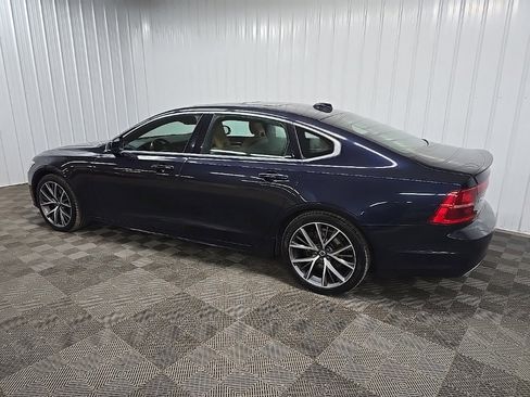 Used 2019 Volvo S90 T6 Momentum image 4