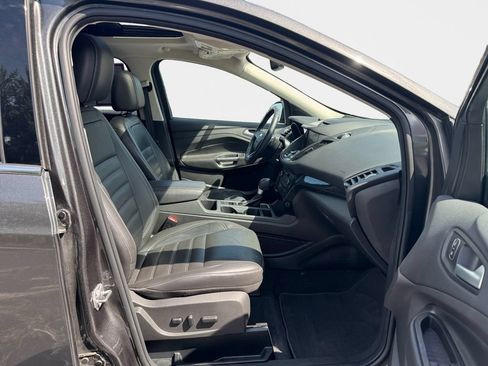 Used 2017 Ford Escape Titanium FWD image 19