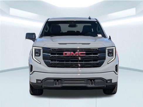 Used 2024 GMC Sierra 1500 Elevation image 10