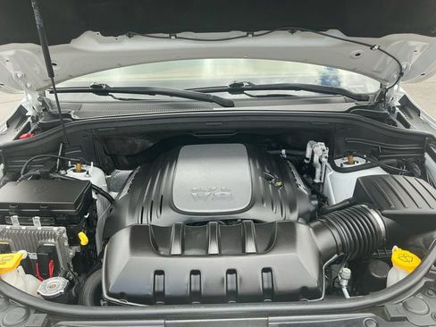 Used 2020 Jeep Grand Cherokee Overland AWD/4WD image 25