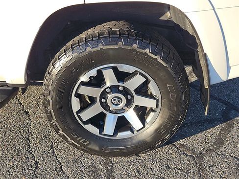 Used 2023 Toyota 4Runner TRD Off-Road Premium image 8