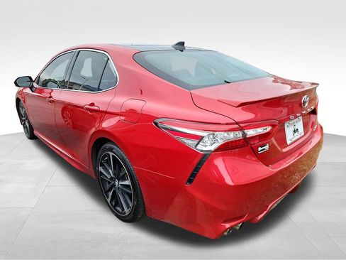 Used 2019 Toyota Camry XSE image 4