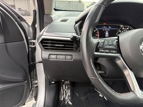 Used 2024 Nissan Altima 2.5 SR FWD image 16