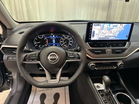 New 2025 Nissan Altima 2.5 SL image 3