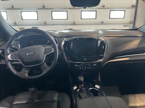 Used 2023 Chevrolet Traverse RS AWD/4WD image 16