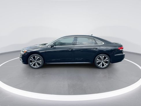 Used 2022 Volkswagen Passat 2.0T SE FWD image 6
