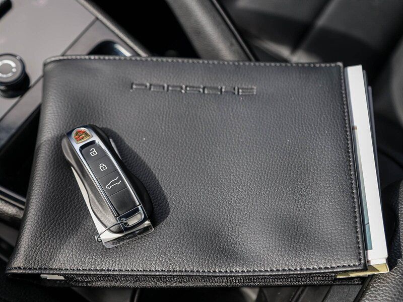 Used 2024 Porsche Cayenne AWD/4WD image 33