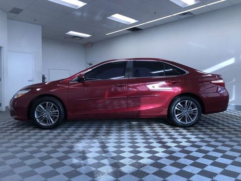 Used 2015 Toyota Camry SE image 11