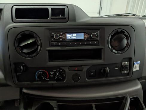 Used 2024 Ford E-350 and Econoline 350 Super Duty image 12
