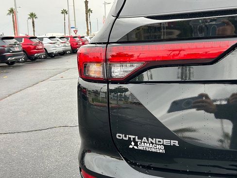 New 2025 Mitsubishi Outlander SEL image 16