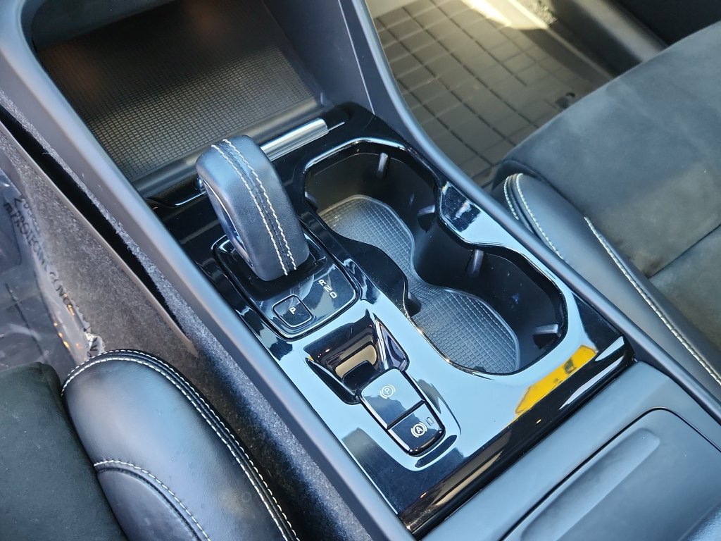 Used 2021 Volvo XC40 T5 R-Design w/ Climate Package AWD/4WD image 21
