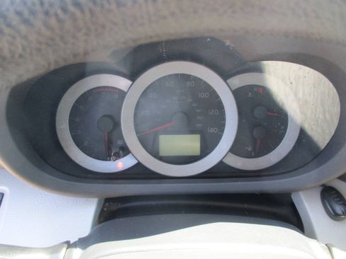 Used 2011 Toyota RAV4 4WD w/ Base L4 Extra Value Pkg image 18