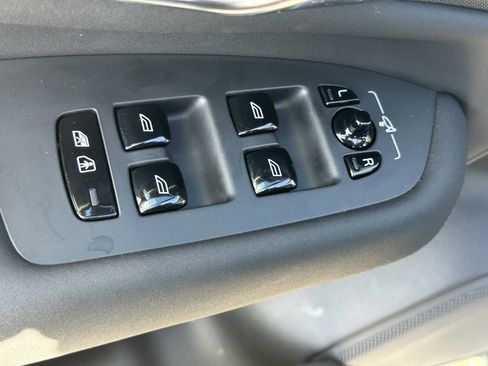 Used 2025 Volvo XC90 B6 Plus image 15