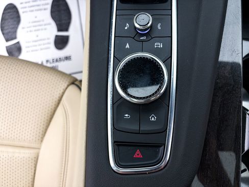 Used 2023 Cadillac Escalade Premium Luxury image 30