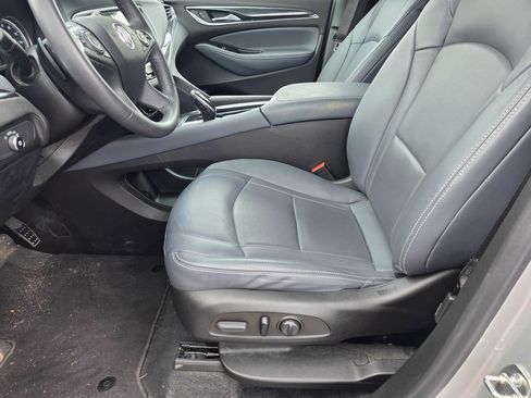 Used 2021 Buick Enclave Essence w/ LPO, Luxury Package FWD image 10