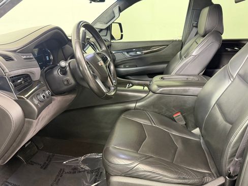 Used 2017 Cadillac Escalade Platinum AWD/4WD image 5