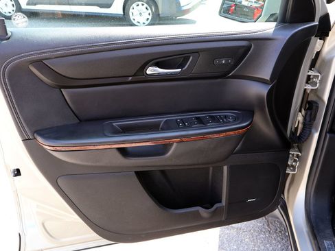 Used 2014 Chevrolet Traverse LTZ FWD image 20