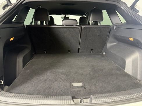 Used 2021 Volkswagen Atlas Cross Sport SE w/ 20" Black Wheels Package image 27