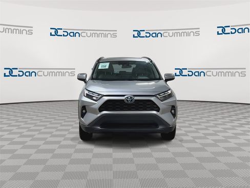 Used 2022 Toyota RAV4 XLE Premium image 3