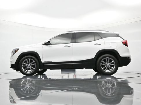 Used 2023 GMC Terrain SLT image 43