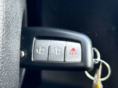 Used 2020 Nissan Rogue S image 25