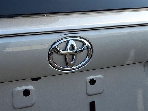 Certified 2021 Toyota RAV4 XLE AWD/4WD image 25