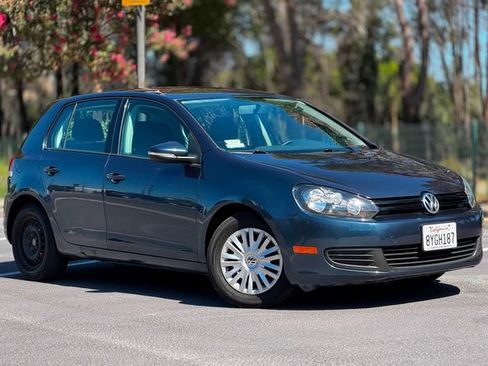 Used 2013 Volkswagen Golf 4-Door FWD image 2