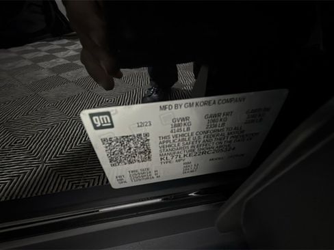 Used 2024 Chevrolet Trax ACTIV w/ Sunroof Package image 38