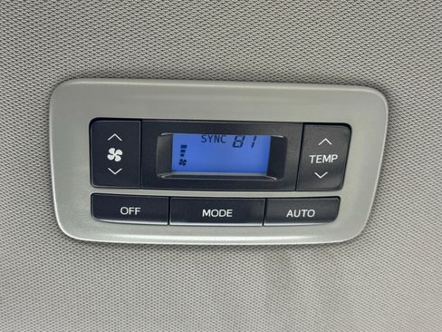 Used 2018 Toyota Sienna XLE Premium image 34