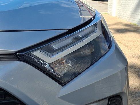 Used 2025 Toyota RAV4 XLE AWD/4WD image 9