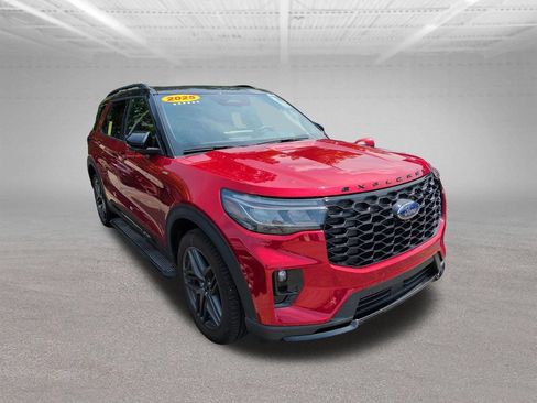 Used 2025 Ford Explorer ST-Line w/ Premium Package AWD/4WD image 19